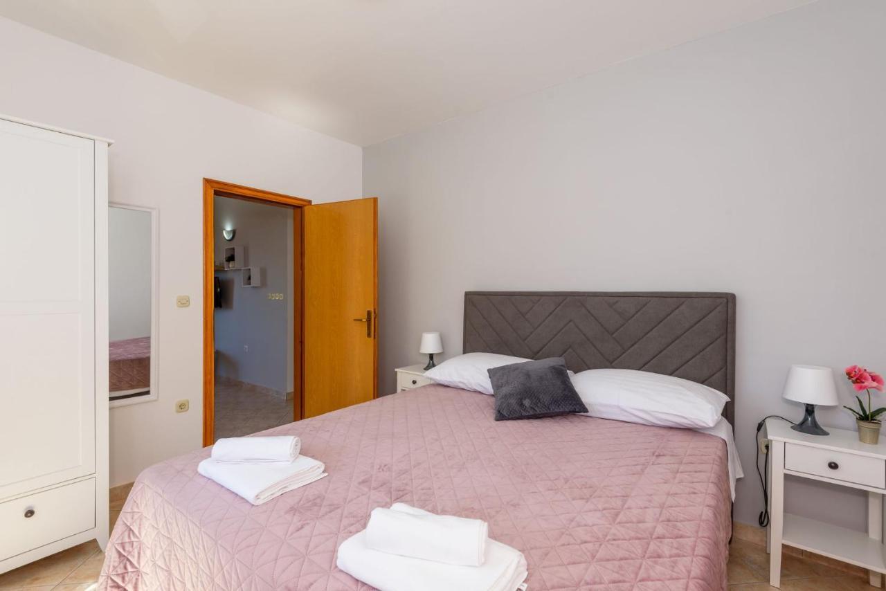 Apartments Bjelis クレック エクステリア 写真