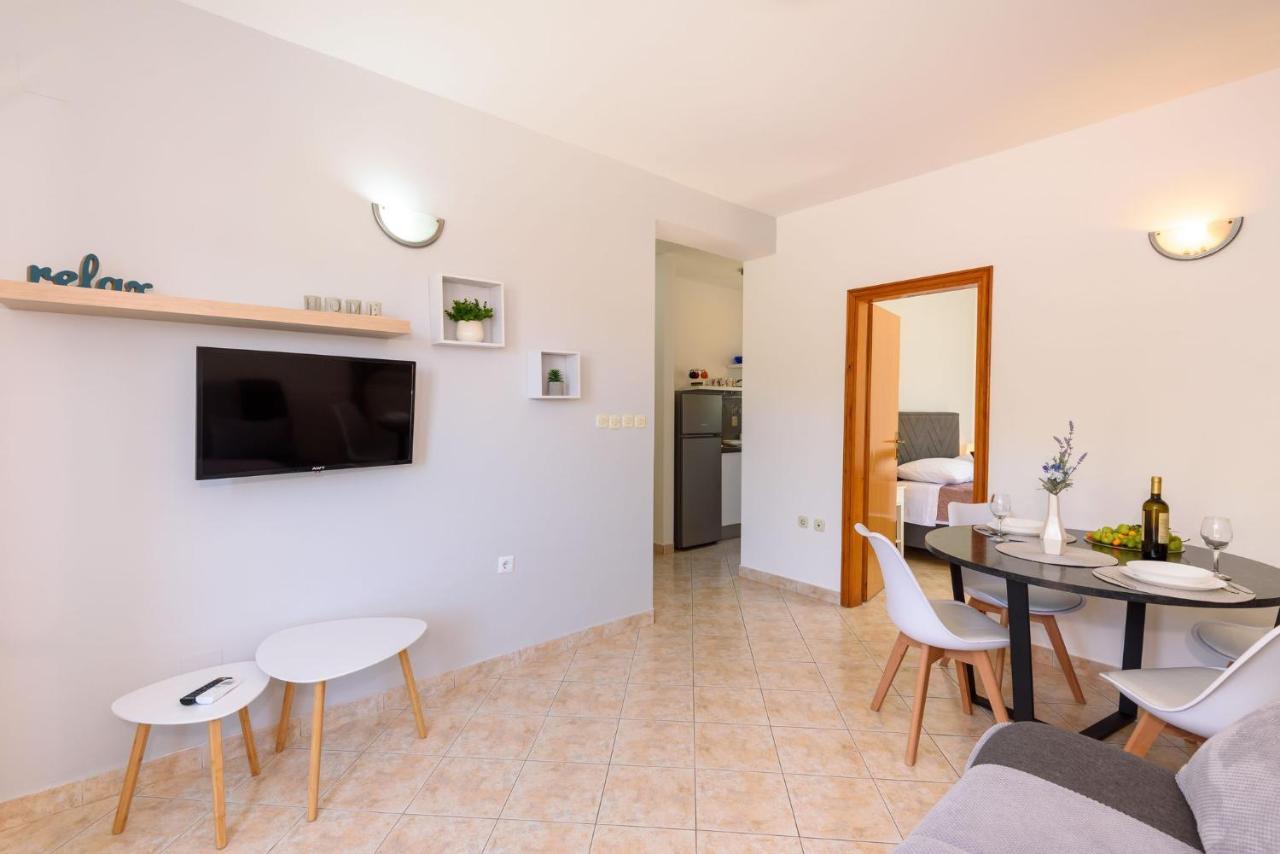 Apartments Bjelis クレック エクステリア 写真
