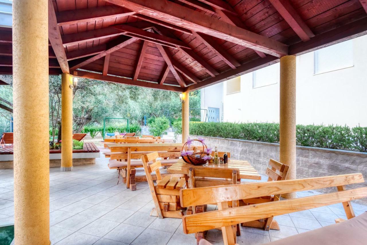 Apartments Bjelis クレック エクステリア 写真